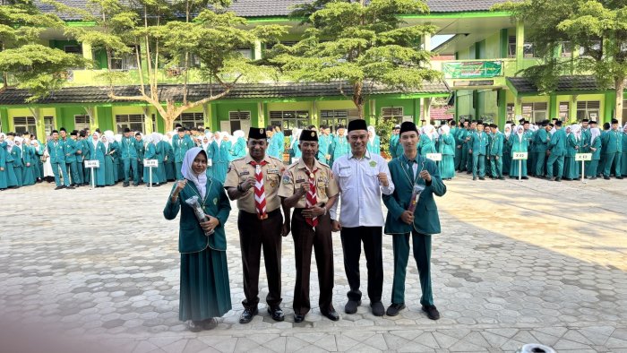 Upacara Bendera Senin, 20 April 2026: Meneguhkan Nasionalisme dan Memperkuat Karakter Kebangsaan Peserta Didik