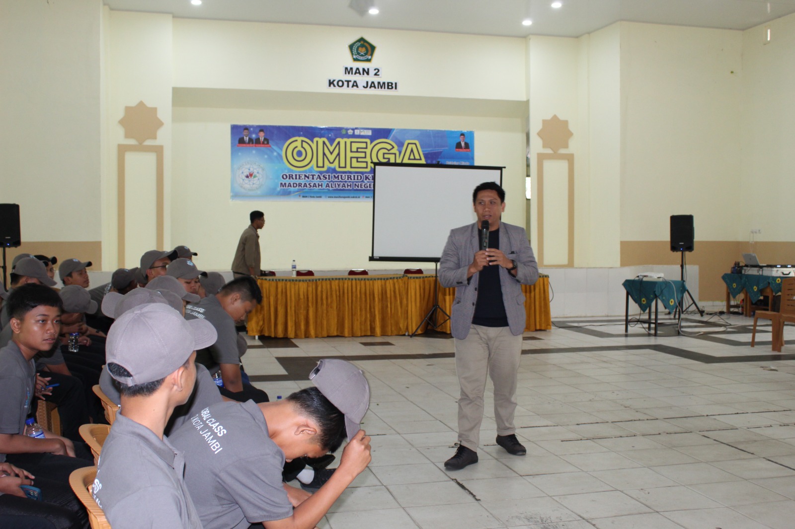 Coach Anggi Bimbing Murid Kelas Global Wujudkan Big Dream di OMEGA