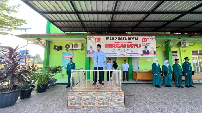 Upacara Bendera di MAN 2 Kota Jambi Tekankan Semangat Belajar dan Kedisiplinan