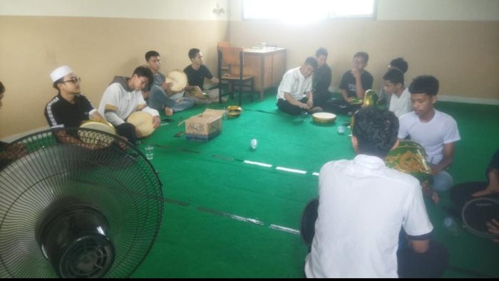 Bangkit Setelah Libur: Hadroh Sababul Jannah Intensifkan Latihan di MAN 2 Kota Jambi