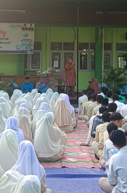 MAN 2 Kota Jambi Khidmat Jumat Pagi: Sholawat, Yasinan, dan Tahlil