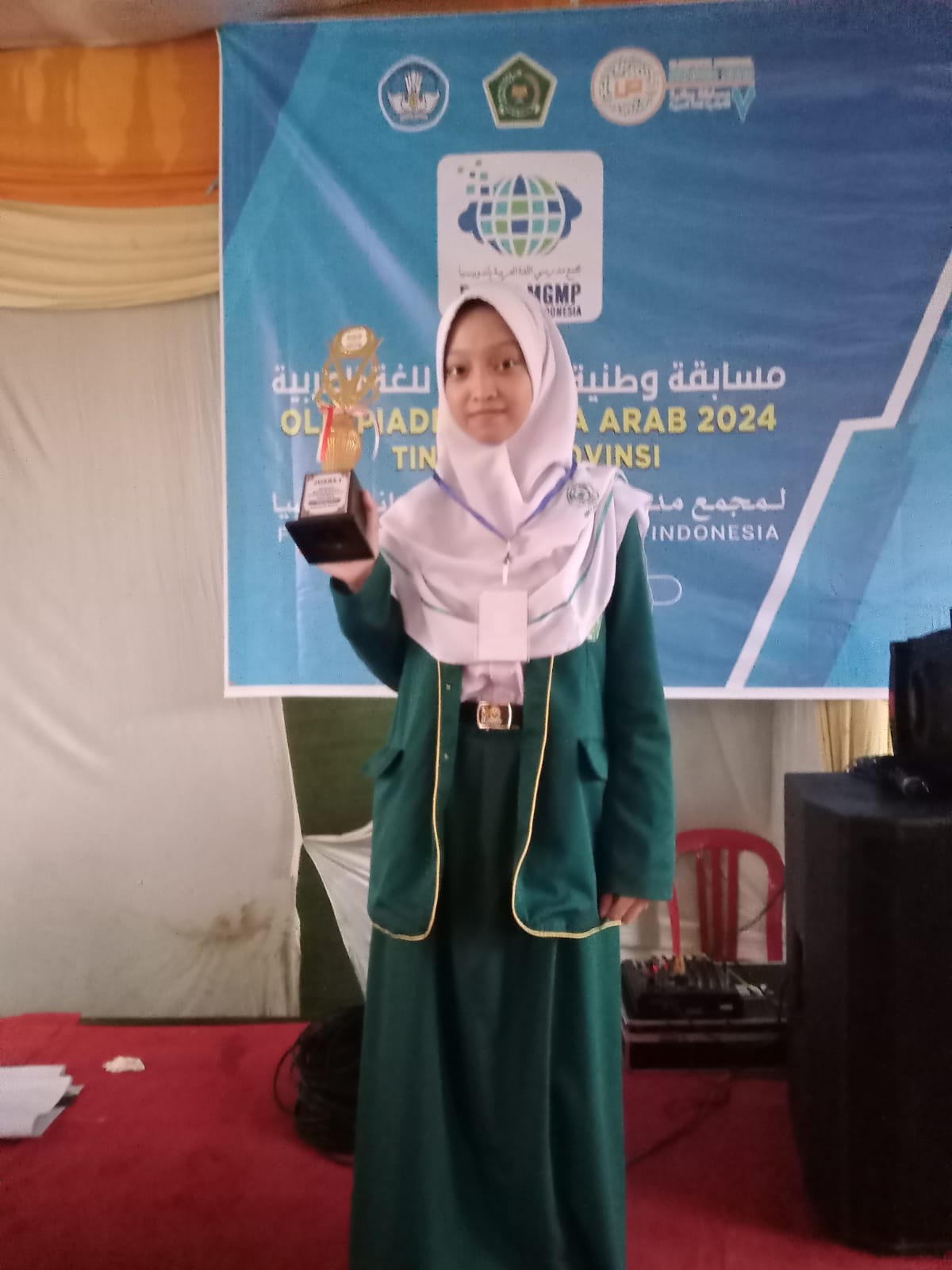 Sabrina Permata Ichsan, Siswa Kelas X E1 MAN 2 Kota Jambi, Raih Juara 1 Olimpiade Bahasa Arab Tingkat Provinsi Jambi