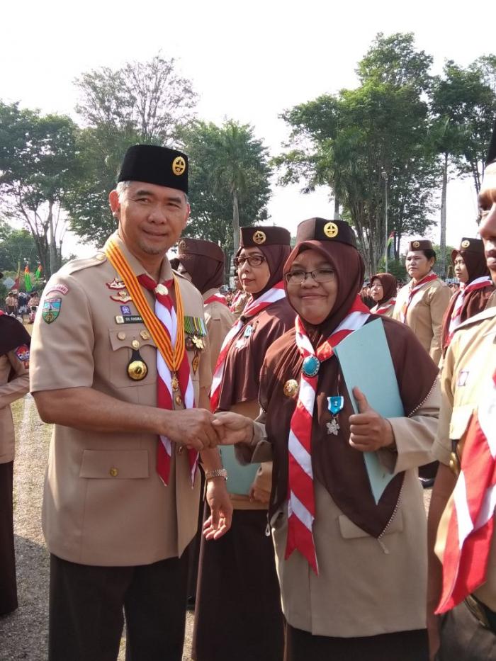 Yang Tertinggal dari HUT Pramuka ke-57 (1) MAN 2 KOTA JAMBI MENERIMA 3 ANUGRAH PANCAWARSA
