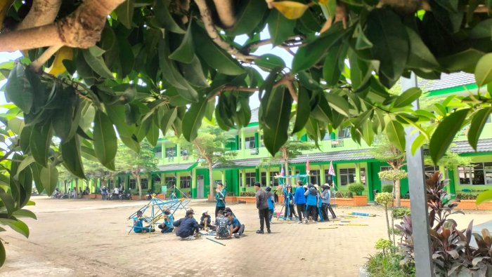 Latihan Pioneering, Pramuka MAN 2 Kota Jambi Tanamkan Semangat Kreativitas dan Persatuan Pemuda