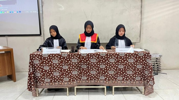 Simulasi Sidang XII IIK 1: Tegang, Realistis, dan Penuh Edukasi