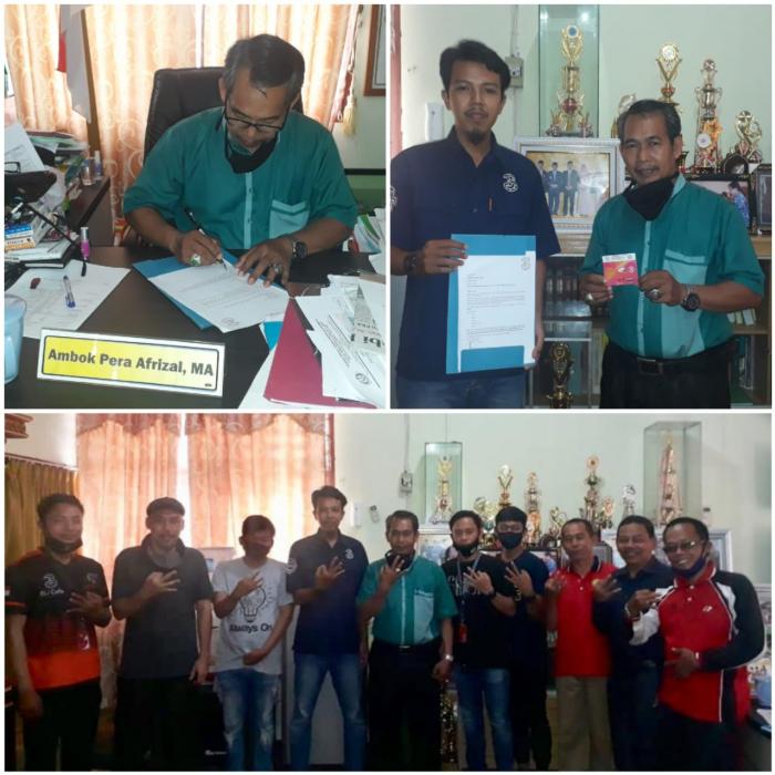 Civitas Akademika MAN 2 Kota Jambi Menerima Bantuan 1.307 Kartu Perdana dari Provider 3 (Tri) Guna Menyukseskan Program PJJ Selama Pandemi Covid-19