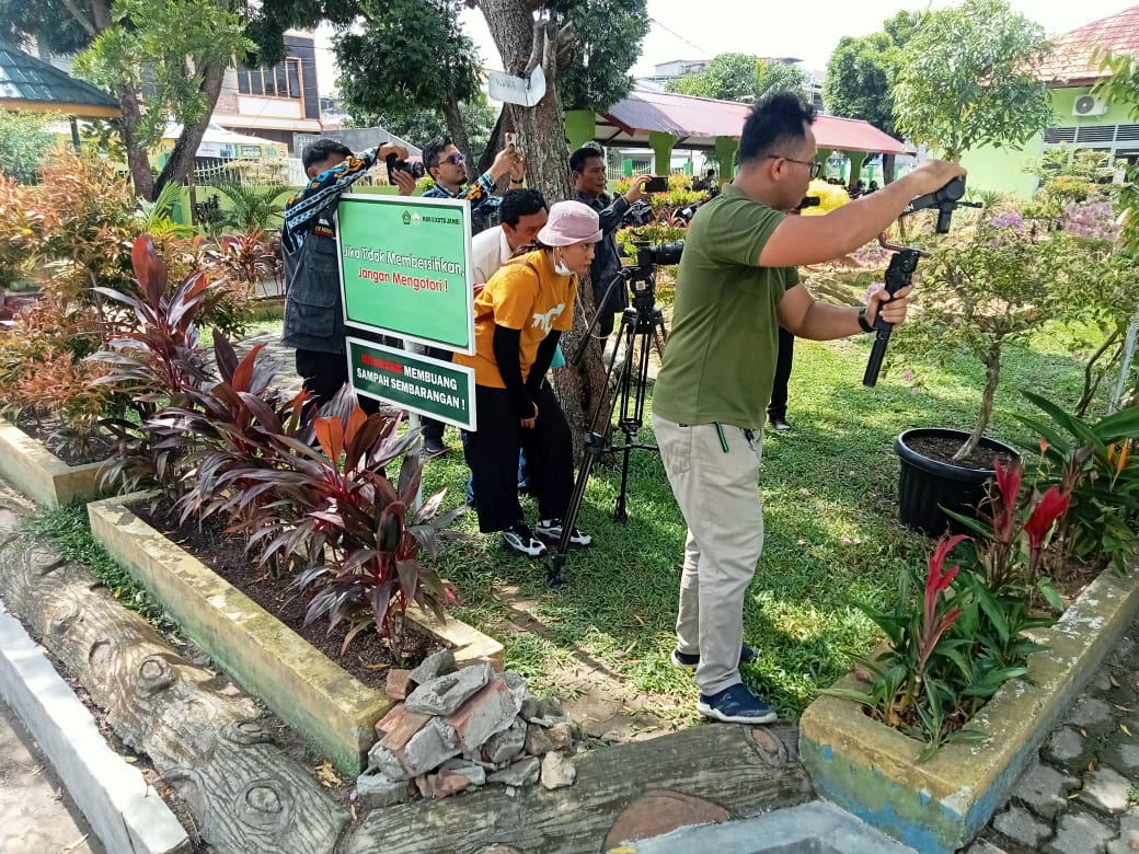 TVRI Jambi Liput Kegiatan MAN 2 Kota Jambi dalam Program GEN-J