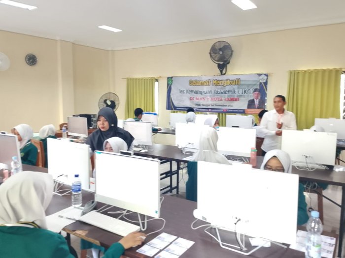 Hari Pertama TKA di MAN 2 Kota Jambi Berlangsung Sukses dan Lancar