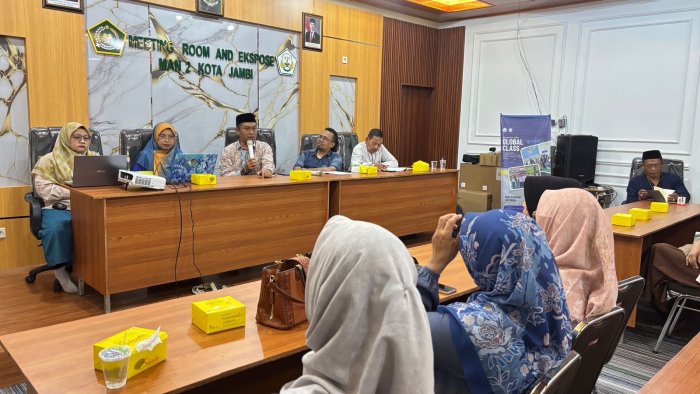 MAN 2 Kota Jambi Gelar Pertemuan Wali Murid Kelas Global Bahas Persiapan Tahun Ajaran 2026/2027 MAN 2 Kota Jambi Gelar Pertemuan Wali Murid Kelas Global Bahas Persiapan Tahun Ajaran 2026/2027