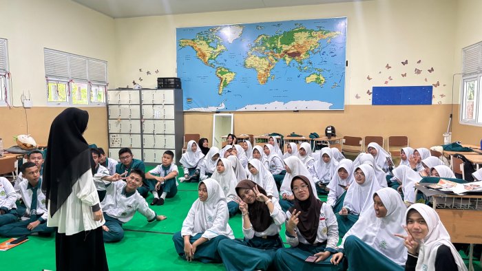 Suara Harmoni Menyatu: Latihan Perdana Paduan Suara MAN 2 Kota Jambi Jelang Hari Sumpah Pemuda