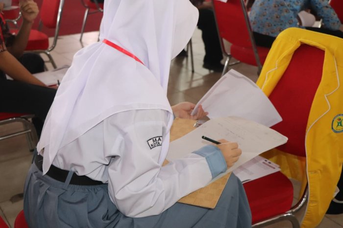 Hana dan Irama TKA: Dari Lapangan Drumband ke Meja Ujian