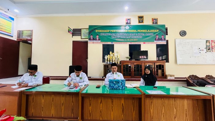 Kepala MAN 2 Kota Jambi Imbau Guru dan Karyawan Segera Selesaikan Pengisian EKIN Triwulan III