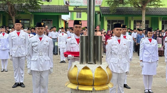Ksatria Garuda MAN 2 Kota Jambi Kibarkan Merah Putih dengan Gagah di Hari Sumpah Pemuda