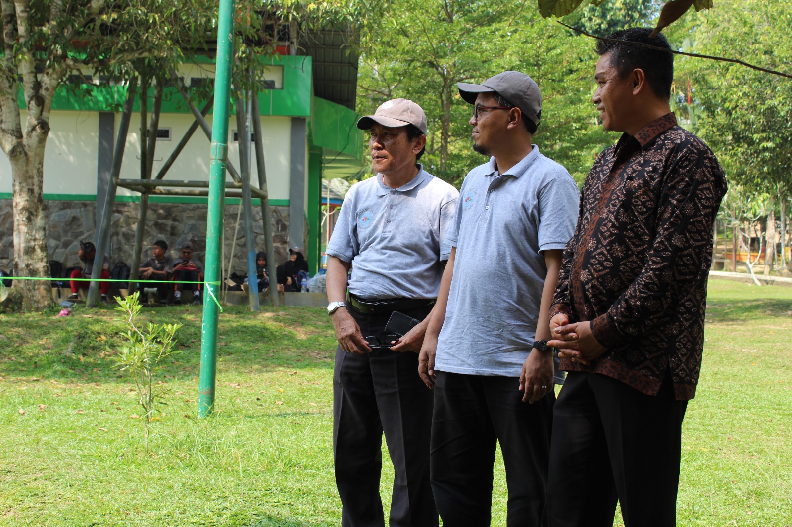 Kepala MAN 2 Kota Jambi tinjau kegiatan OMEGA di Hutan Kota M Sabki