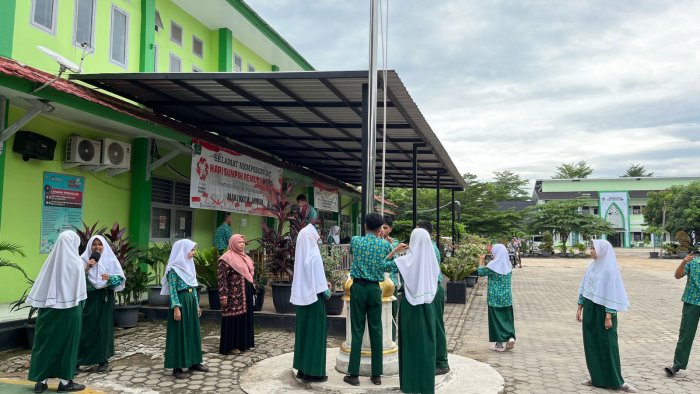 XII IIK 3 Latihan Intensif, Siap Persembahkan Penampilan Terbaik di Upacara Terakhir