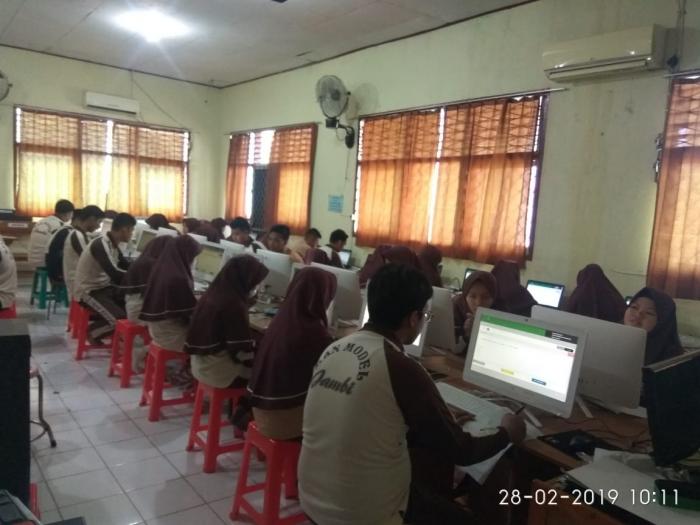 MAN 2 Kota Jambi Terapkan Ujian Berbasis Komputer (UBK) untuk Mata Pelajaran Matematika