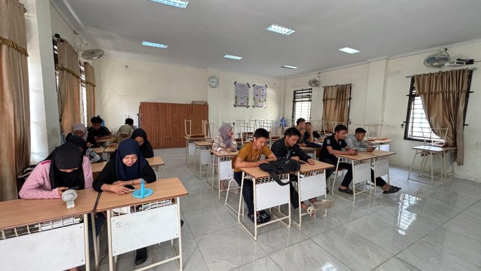Bertarung dengan Wacana: Siswa MAN 2 Hadapi Try Out TKA Bahasa Indonesia