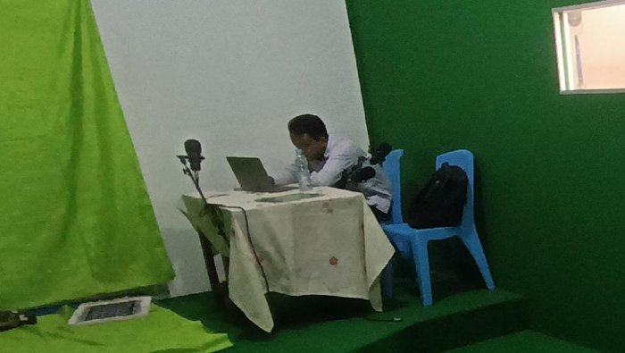 Guru MAN 2 Kota Jambi Siapkan Laporan EKIN Berbasis Digital