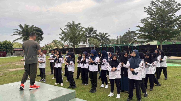 Kesamaptaan Kelas Excellent MAN 2 Kota Jambi di Kodim 0415/BTH: Perkuat Fisik, Disiplin, dan Kekompakan