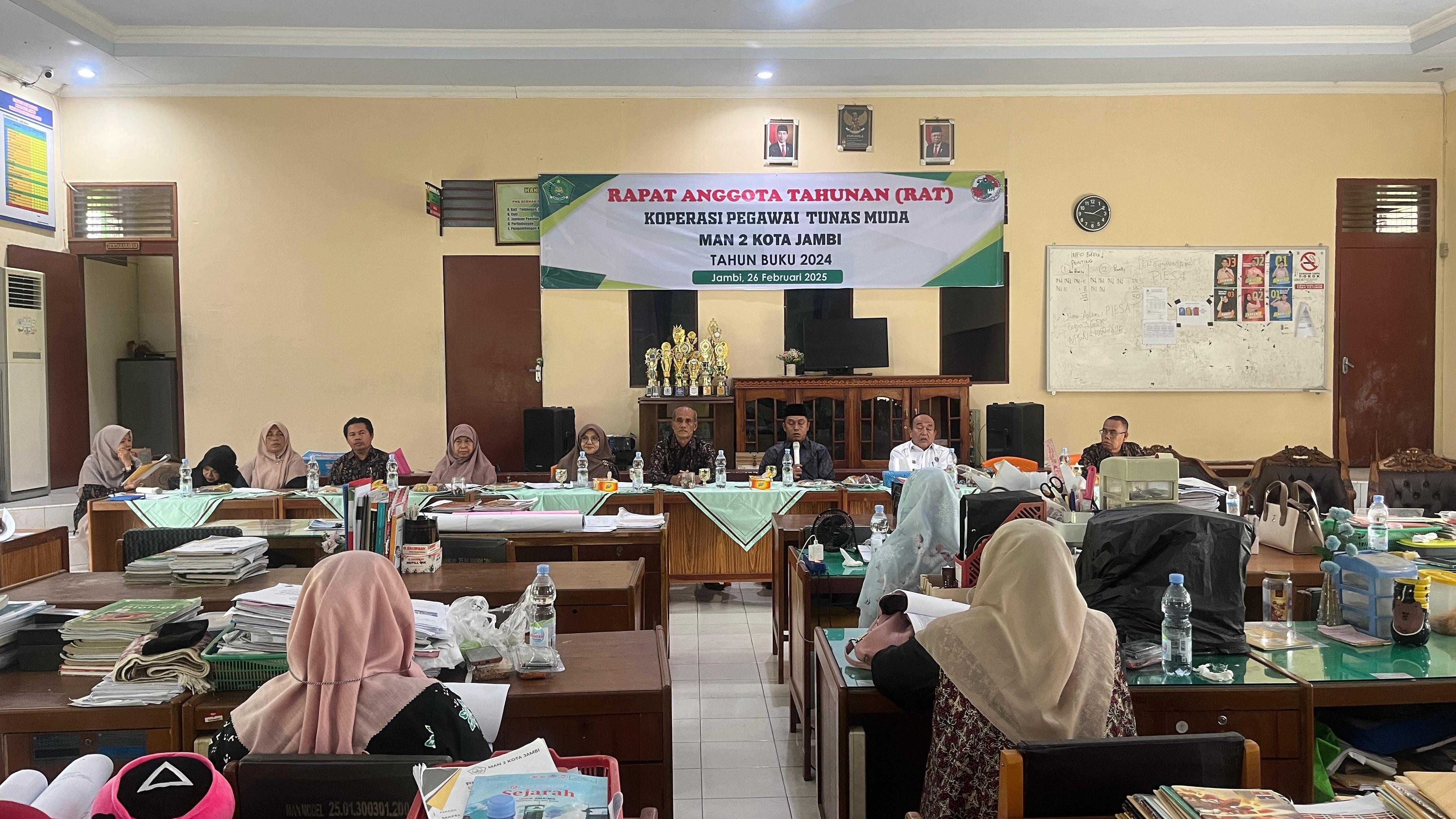 Rapat Anggota Tahunan Koperasi Pegawai Tunas Muda MAN 2 Kota Jambi Berjalan Lancar