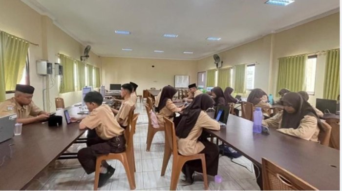 Empat Siswa MAN 2 Kota Jambi Tembus Final KOMPAC 2025!