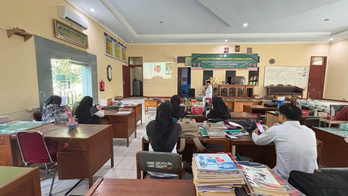 MAN 2 Kota Jambi Ikuti Istiqosah dan Peringatan Maulid Nabi Muhammad SAW Secara Daring