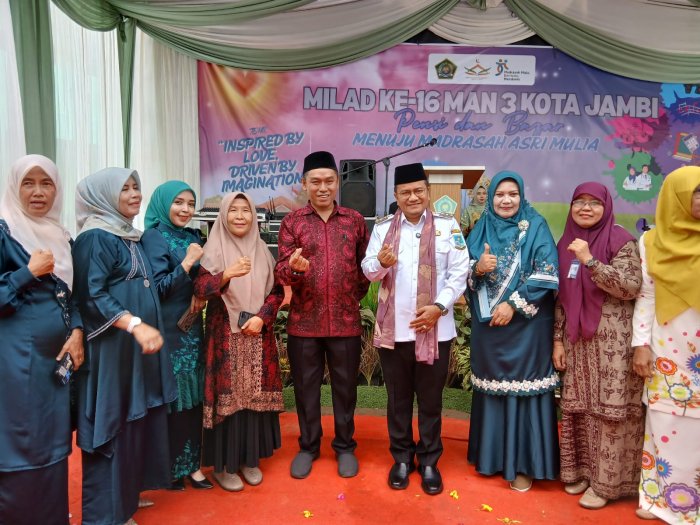 Semarak Milad MAN 3 Kota Jambi, Kepala MAN 2 Kota Jambi Sampaikan Doa dan Harapan untuk Kemajuan Madrasah