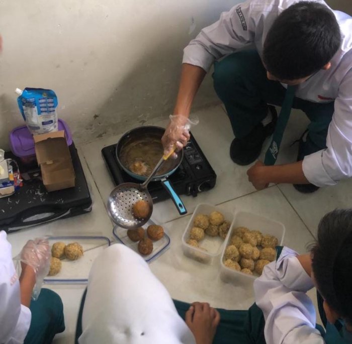 Belajar Wirausaha dari Madrasah: Siswa MAN 2 Kota Jambi Asah Kreativitas