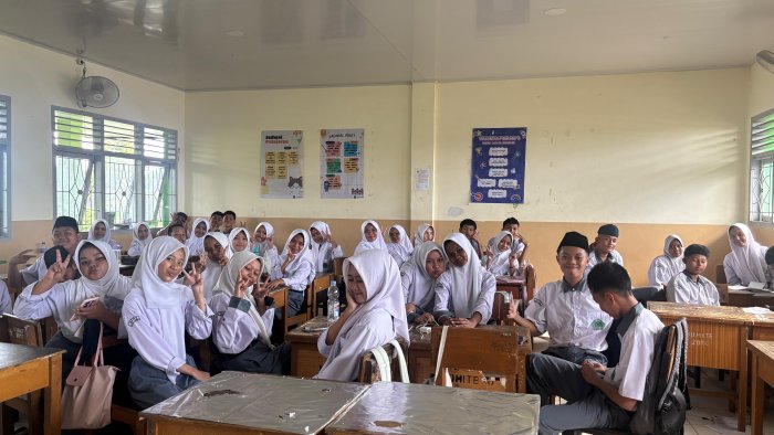 Siswa MAN 2 Kota Jambi Antusias Ikuti Sosialisasi Pengolahan Sampah: Seru, Bisa Jadi Ilmu dan Cuan!