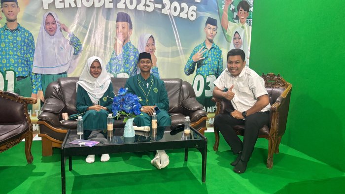 Azzura dan Akram Buka-bukaan di Podcast TV MAN 2 Kota JAMBI! Mau Dibawa Kemana OSIM?