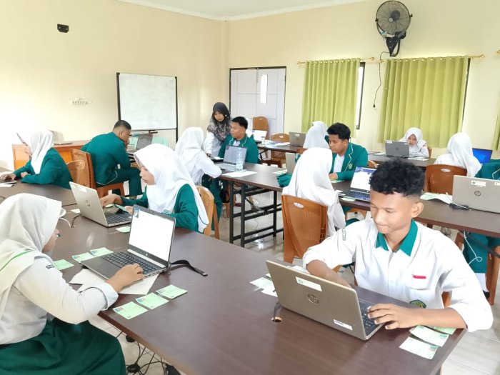 Walau Terkendala, Siswa MAN 2 Kota Jambi Tetap Tenang dan Tertib di Sesi 1 Gladi Bersih TKA 2025