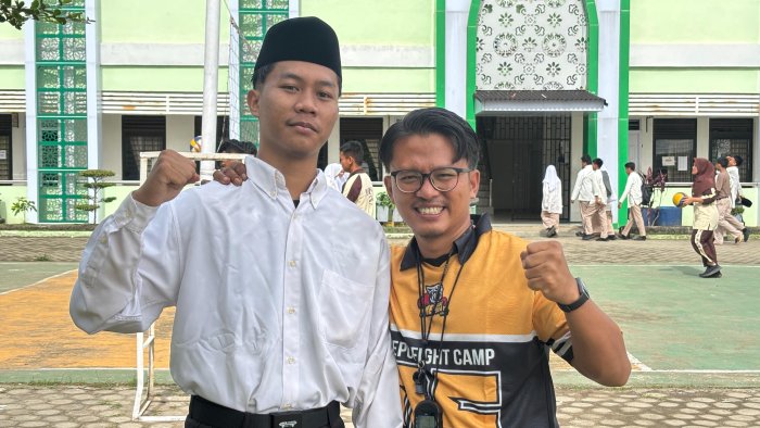 Pesan Wali Kelas untuk M. Raihan Menjelang Keberangkatan ke Universitas Al Azhar Kairo