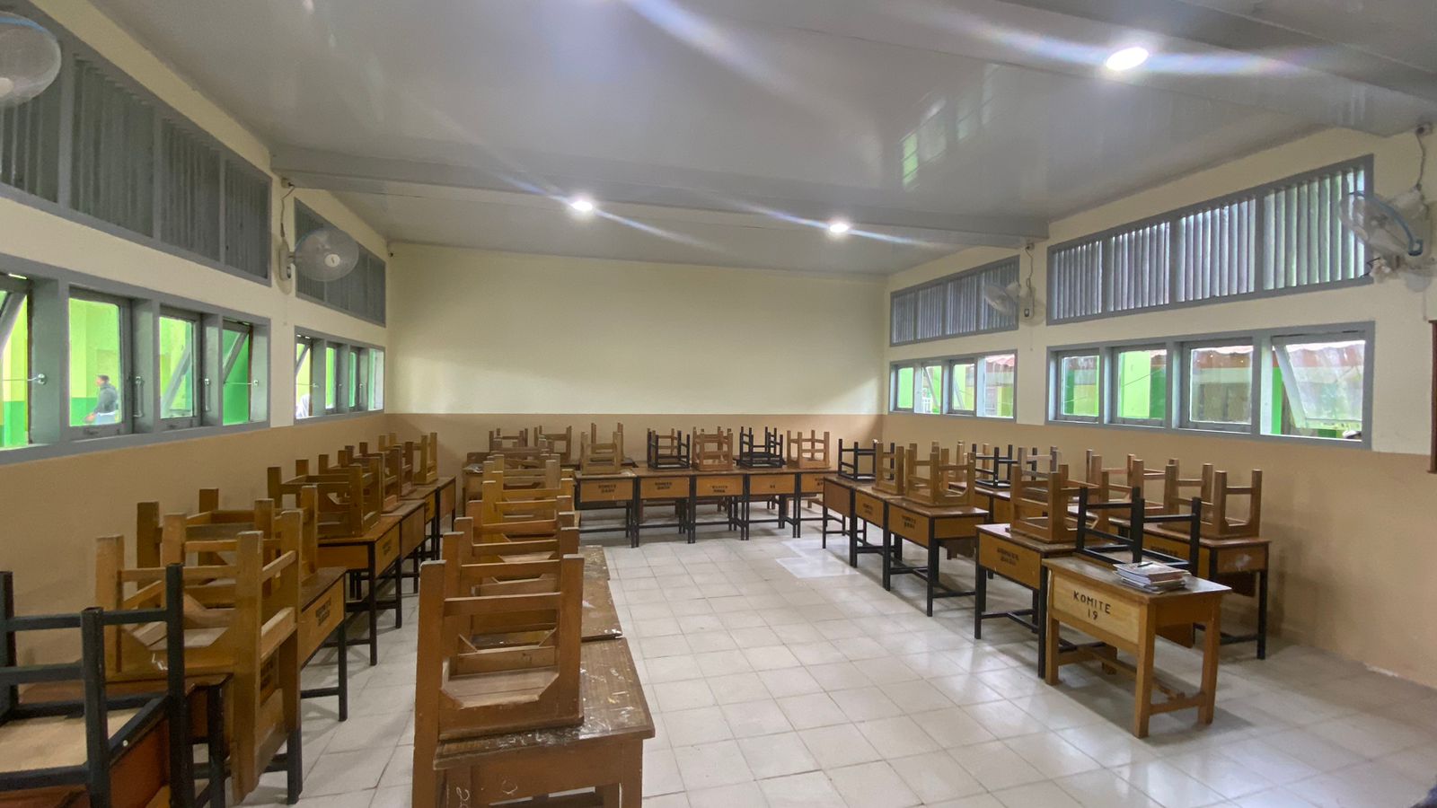 Kelas X E6 Bentuk Piket Kelas Demi MAN 2 Kota Jambi Berseri