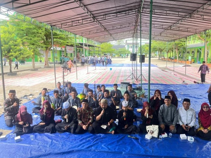 Hadroh Sababul Jannah MAN 2 Kota Jambi Meriahkan Maulid Nabi Muhammad SAW