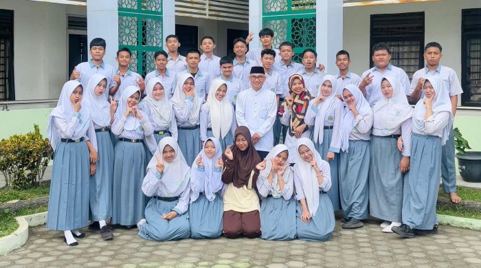 Salam Perpisahan untuk Pak H. Sawang: Guru yang Dikenang Hangat oleh Siswa MAN 2 Kota Jambi