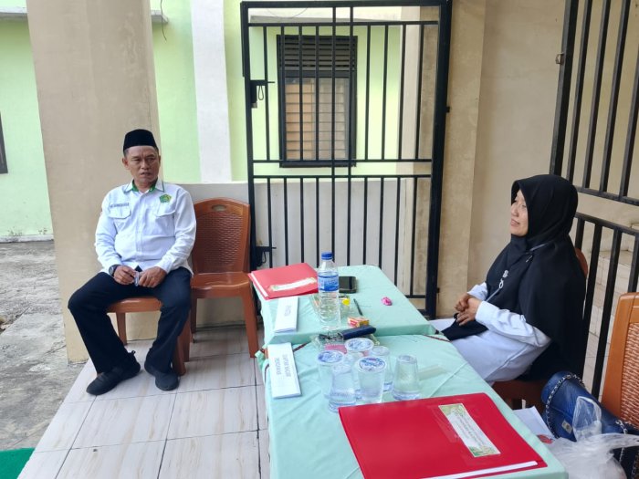 Kepala MAN 2 Kota Jambi Pantau Langsung Pelaksanaan TKA di Gedung Multimedia