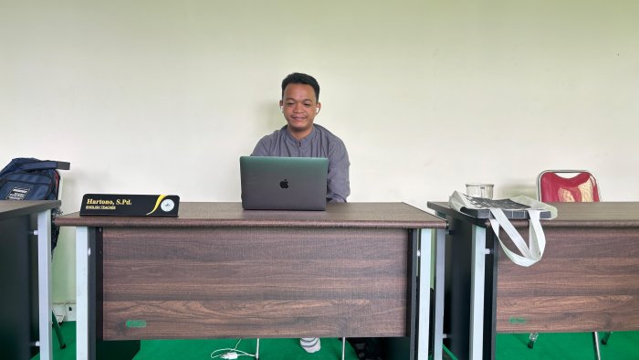 MAN 2 Kota Jambi Terapkan Pembelajaran Daring, Guru Manfaatkan Google Meeting