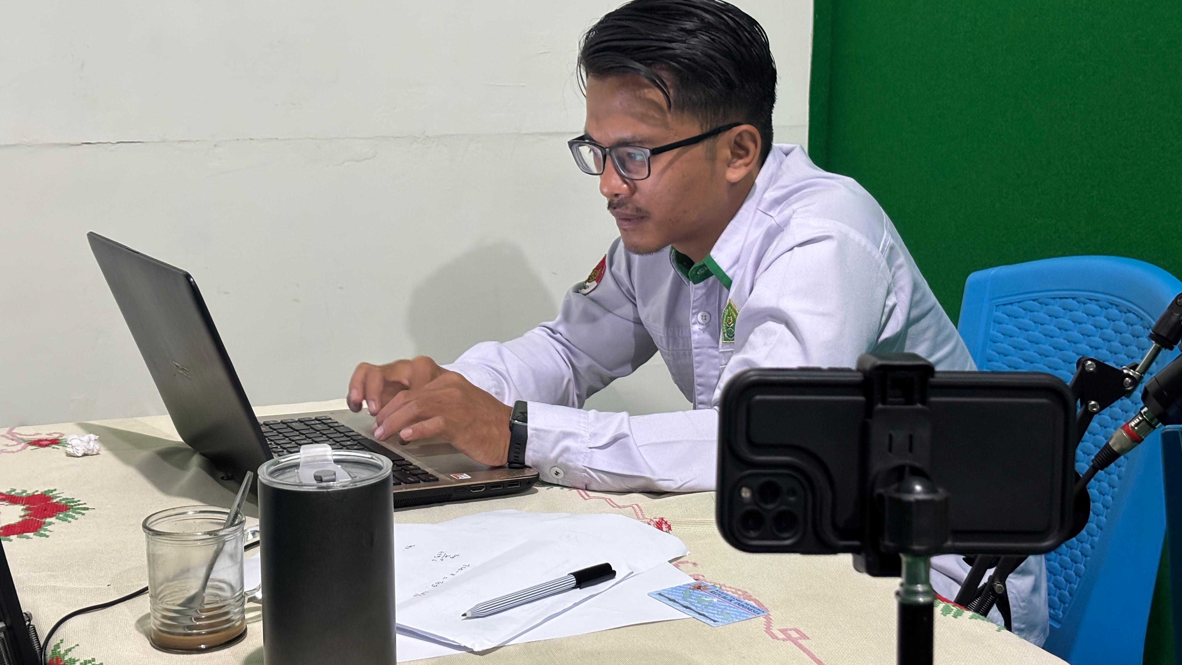 Guru MAN 2 Kota Jambi Bahu Membahu Persiapkan UKMPPG Batch 2