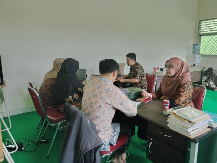 Tim Kerja ZI Mantap Unggah Bukti Dukung: MAN 2 Kota Jambi Perkuat Langkah Menuju WBK–WBBM
