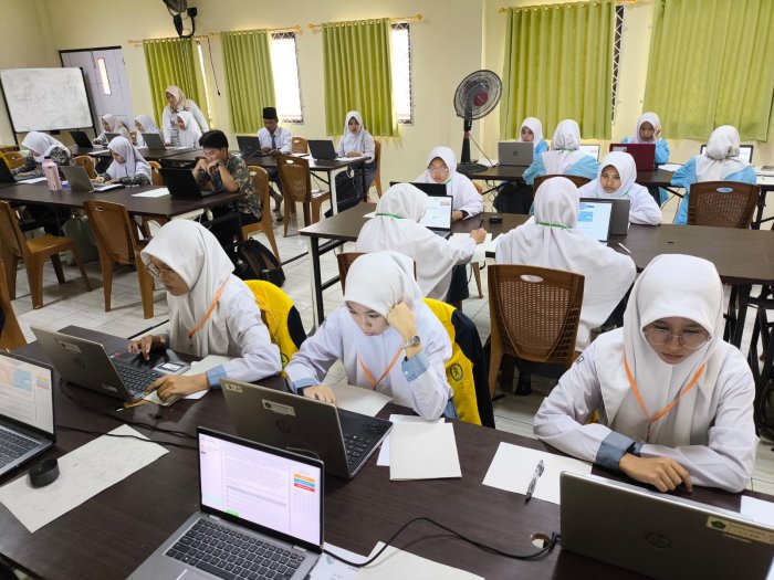 Siswa MAN 2 Kota Jambi Berlaga di OMI Biologi Tingkat Kota