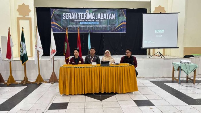Bintang Tamu dari UIN Jambi Latih Kemampuan Public Speaking Pengurus OSIM dan Ekstrakurikuler MAN 2 Kota Jambi