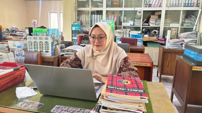 Guru MAN 2 Kota Jambi Lakukan Pelaporan Capaian Kinerja Bulanan: Wujud Disiplin dan Akuntabilitas ASN