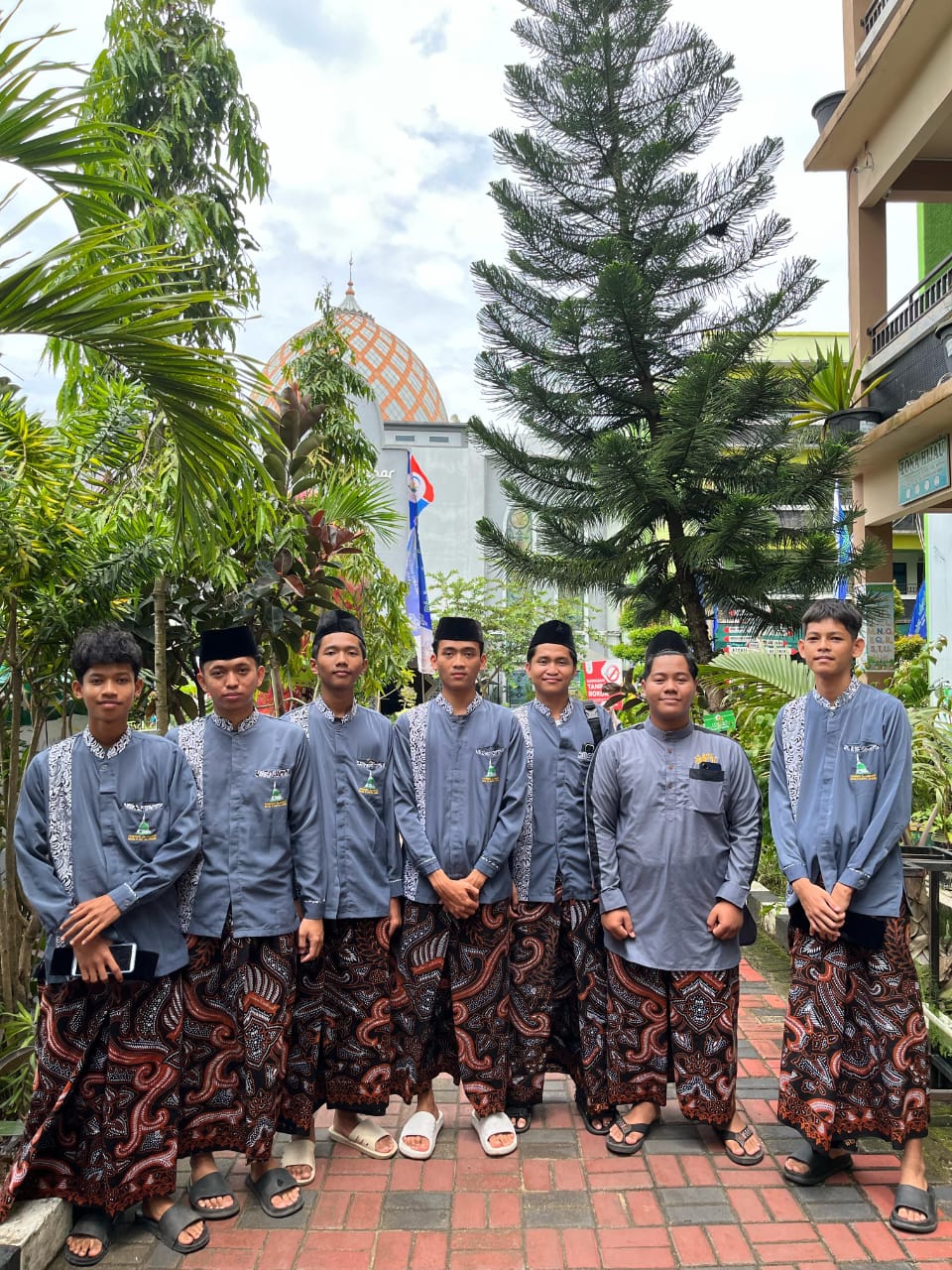 Hadroh Sababul Jannah MAN 2 Kota Jambi Guncang Panggung DIAZ EXPO 2025