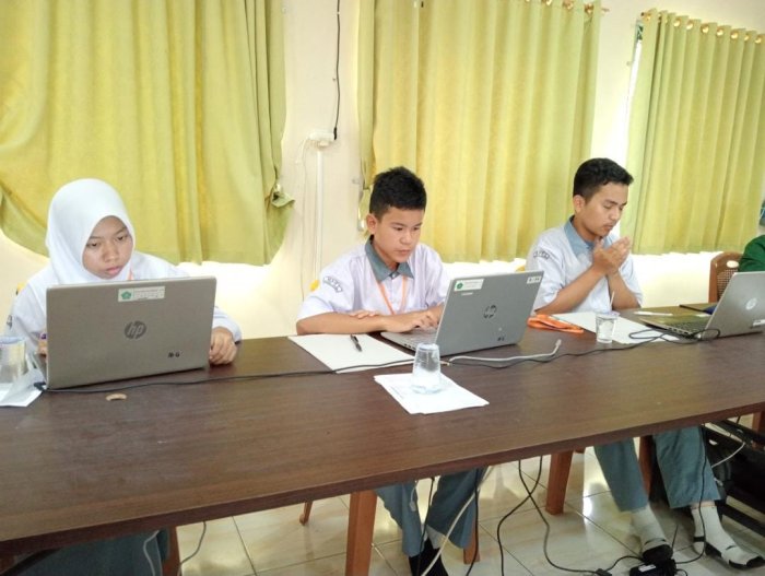 Siswa MAN 2 Kota Jambi Berjuang di OMI Kimia 2025 Tingkat Kota