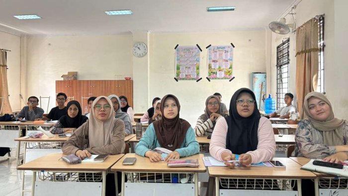 Serius tapi Seru! Siswa MAN 2 Kota Jambi Antusias di Bimbel Terakhir Bahasa Inggris