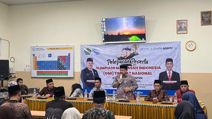 Kakanwil Kemenag Jambi Lepas Kontingen OMI Nasional di MAN 2