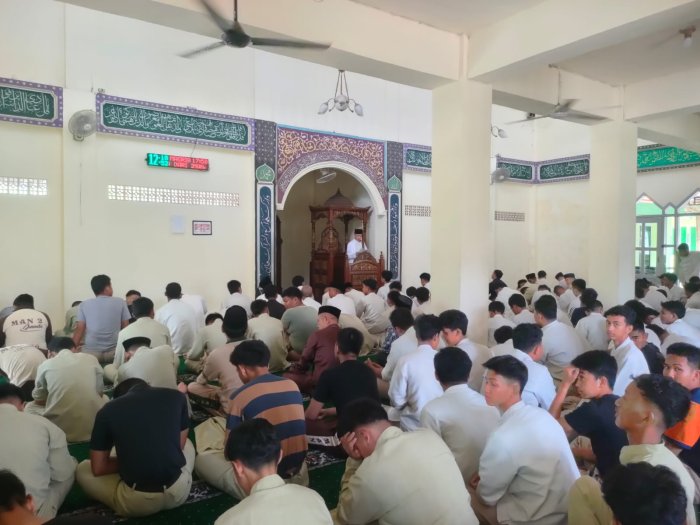 MAN 2 Kota Jambi Siapkan Generasi Imam Muda, Begini Strateginya!