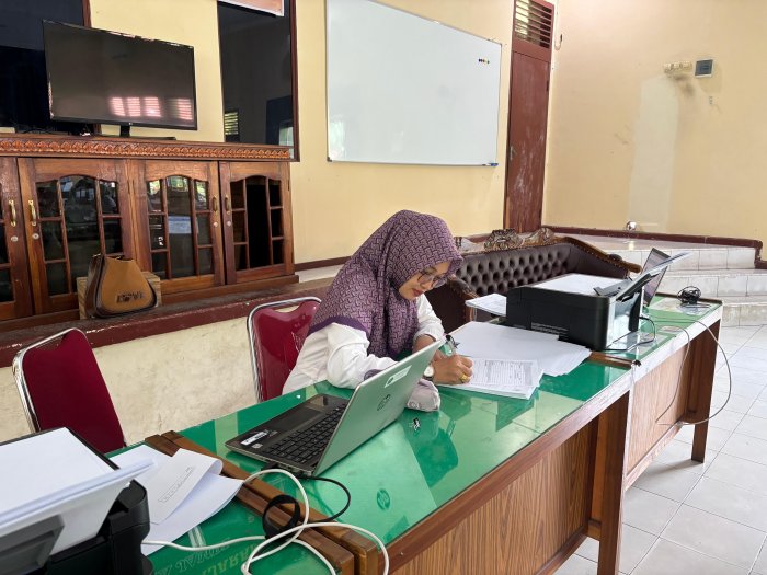 Menuju Pembagian Rapor, Tim Kurikulum MAN 2 Kota Jambi Tuntaskan Cetak RDM