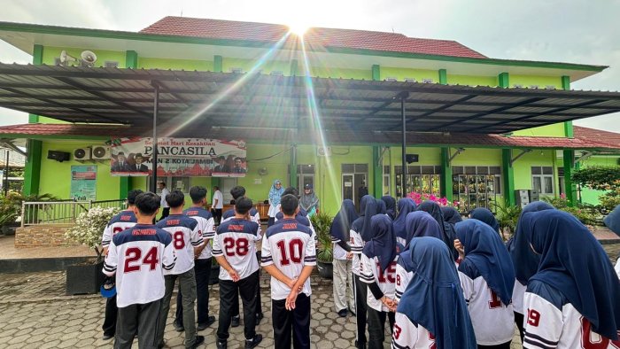 Belajar di Alam Terbuka! Siswa MAN 2 Kota Jambi Kunjungan Edukasi ke Taman Agro Modern Sebapo