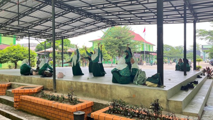 Cantik, Kompak, dan Berbakat! Tim Tari MAN 2 Kota Jambi Siap Guncang Panggung Lomba